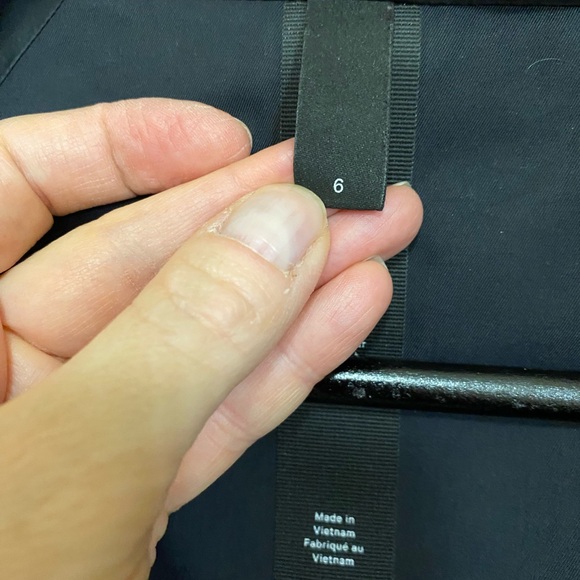 ❤️💜Lululemon Rain for Daze Jacket II Hounds Camo Emperor Blue Black Size 6💜❤️ - Picture 7 of 8